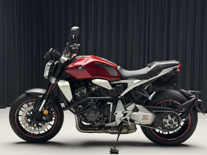 本田DREAMWING CB1000R