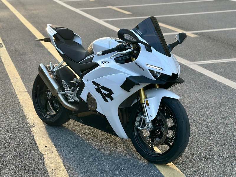 张雪机车 500RR