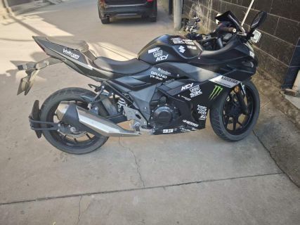 豪爵铃木 GSX250R