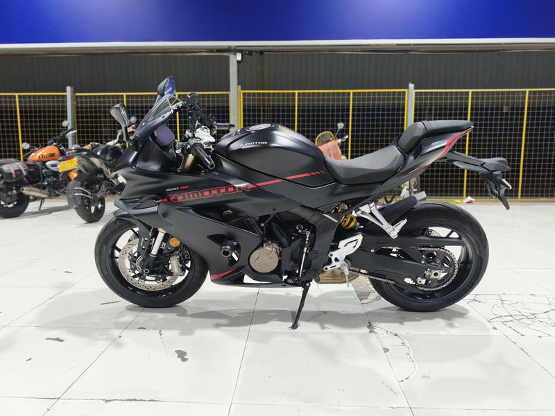 QJMOTOR 赛600