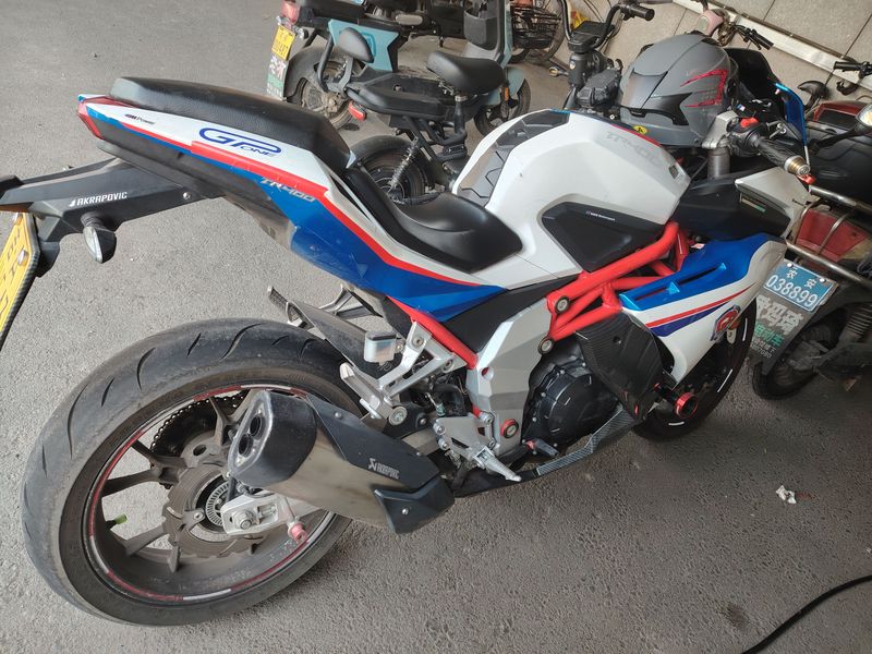 台荣 TR 400