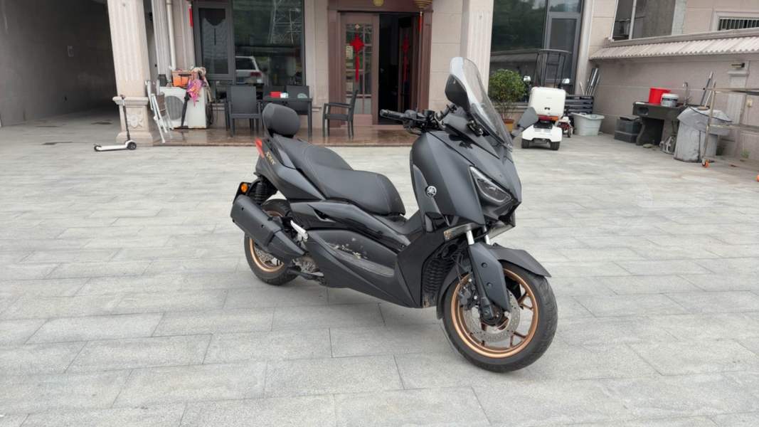 雅马哈 XMAX