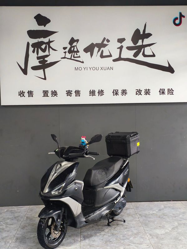 QJMOTOR 鸿125