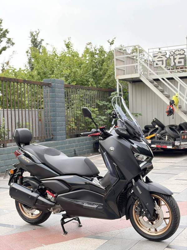 雅马哈 XMAX