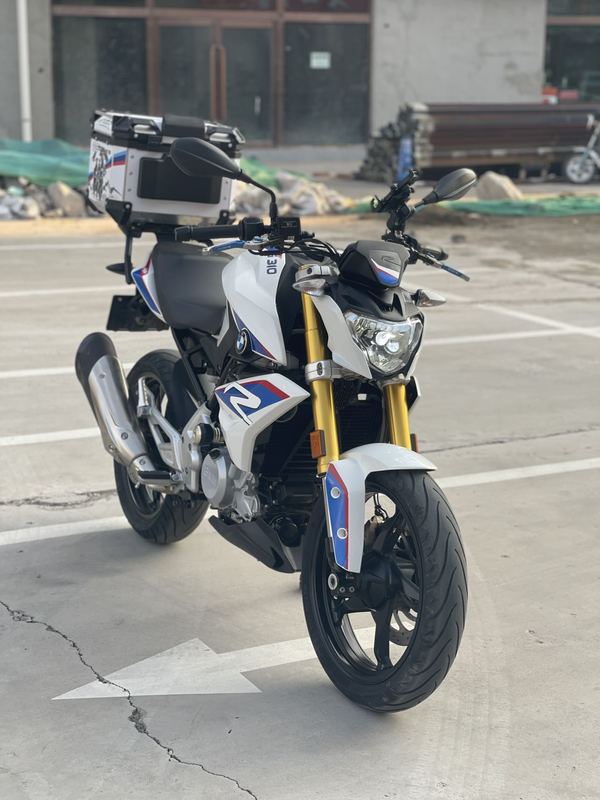 宝马 G 310 R