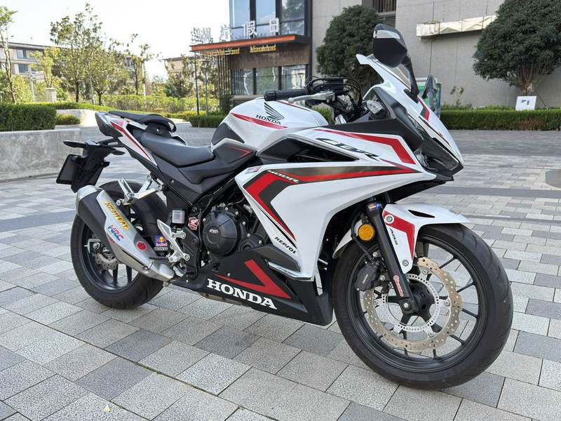 本田WING CBR400R