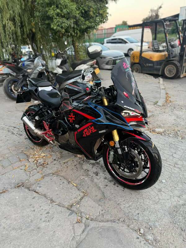 QJMOTOR 赛600