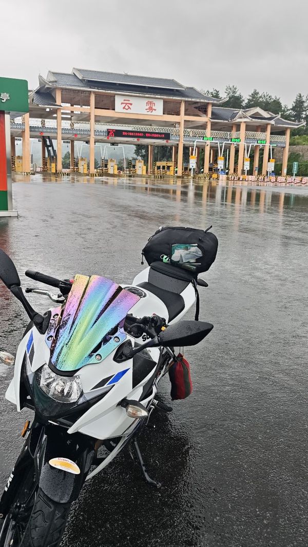 豪爵铃木 GSX250R