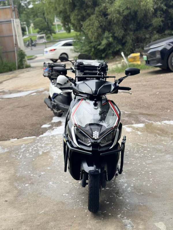 QJMOTOR 鸿150RS