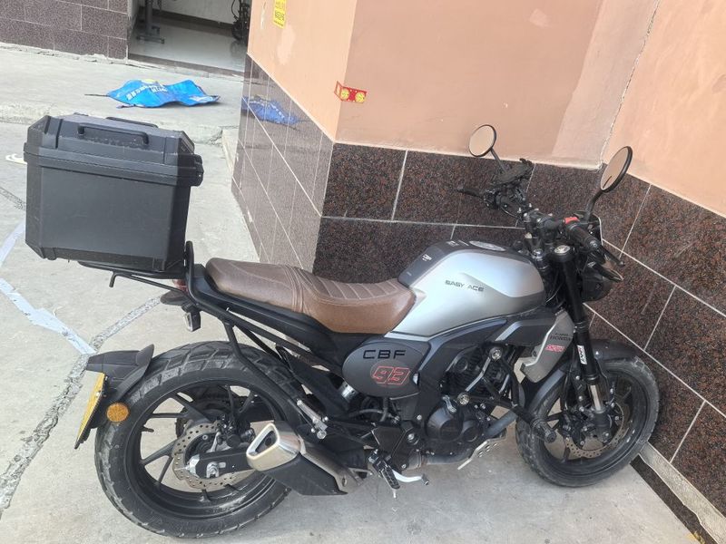 新大洲本田 CBF190TR