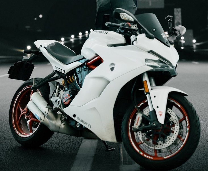 杜卡迪 SuperSport