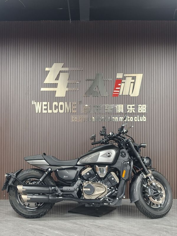 QJMOTOR 闪600