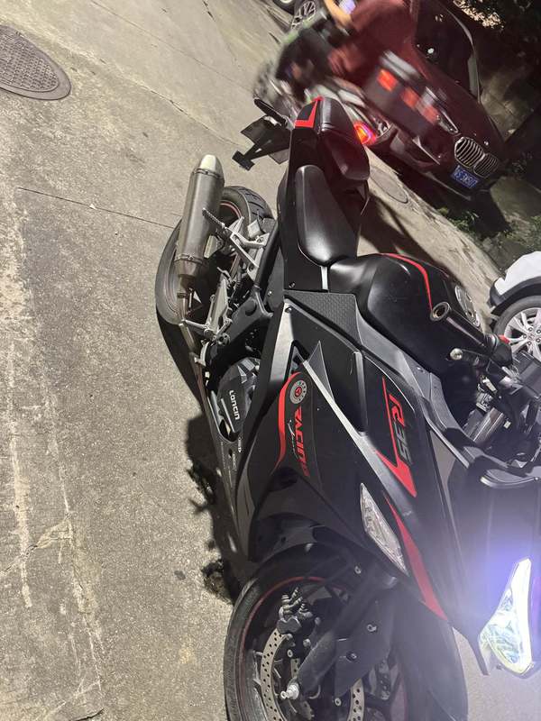 大力神 F8