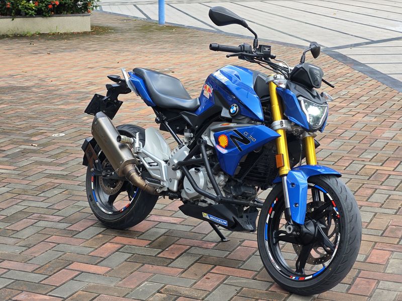 宝马 G 310 R