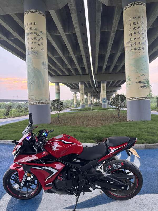 本田WING CBR400R
