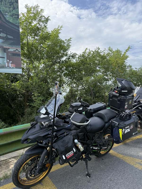 贝纳利 TRK552