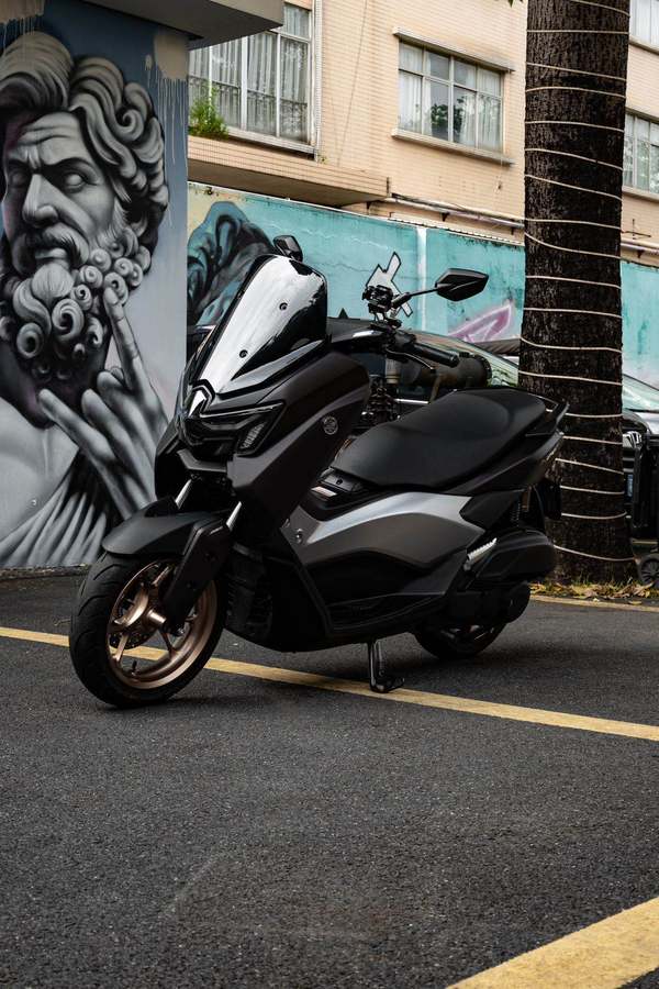 雅马哈 NMAX