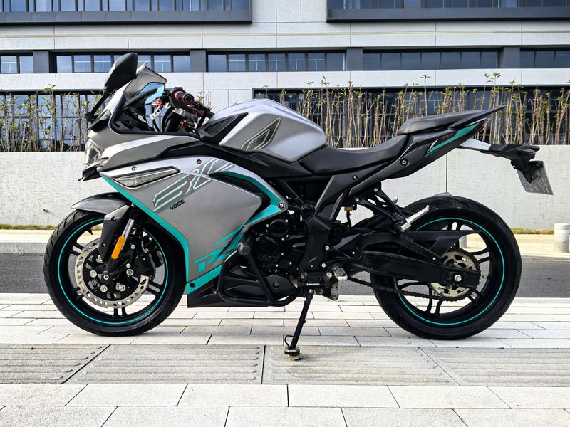 无极 300RR