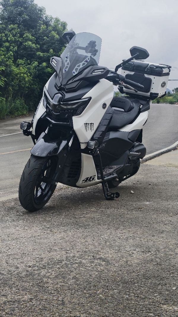 雅马哈 NMAX
