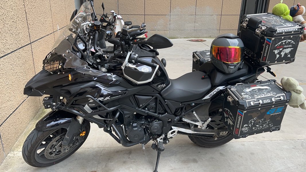 贝纳利 金鹏 TRK502