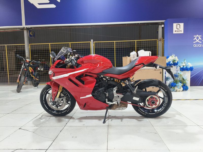 杜卡迪 SuperSport