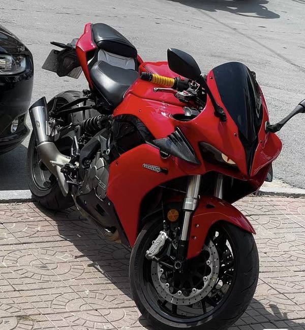QJMOTOR 赛600