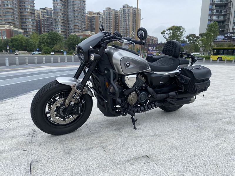QJMOTOR 闪600