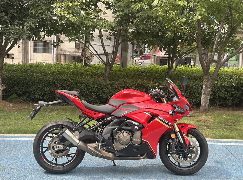 QJMOTOR 赛600