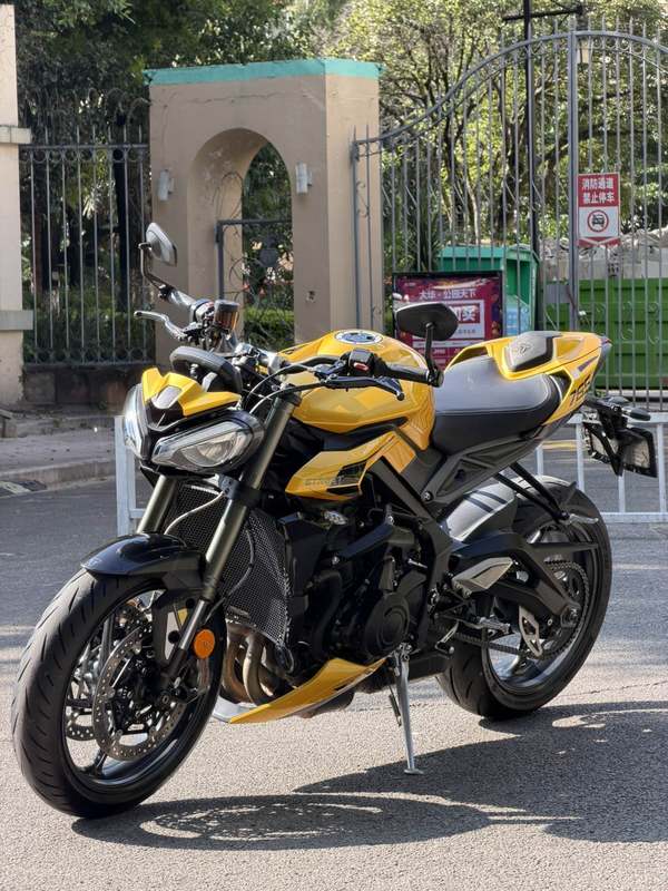 凯旋 Street Triple 765