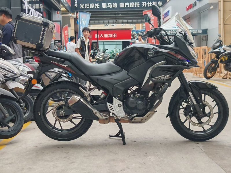 新大洲本田 CBF190X