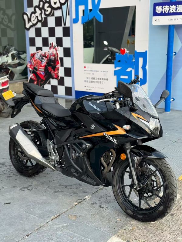 豪爵铃木 GSX250R