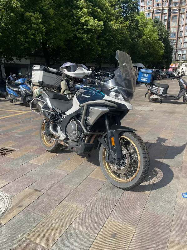 春风 700MT