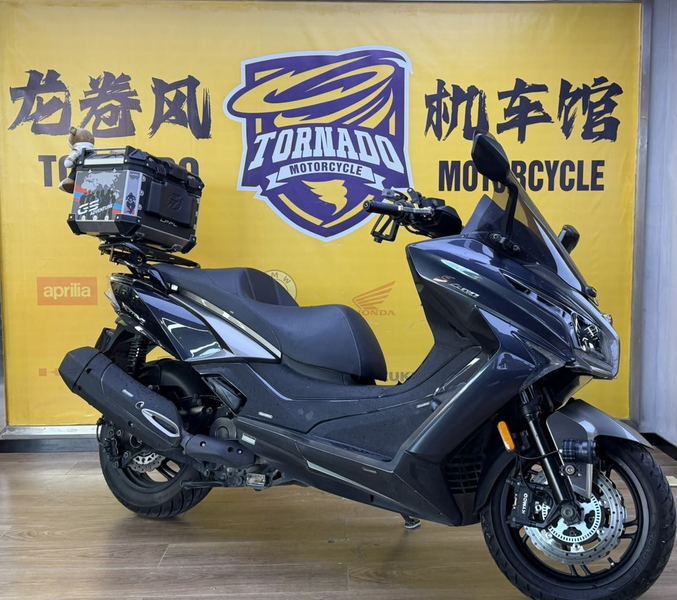 光阳 赛艇 S400
