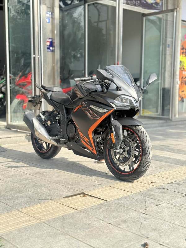 无极 300RR