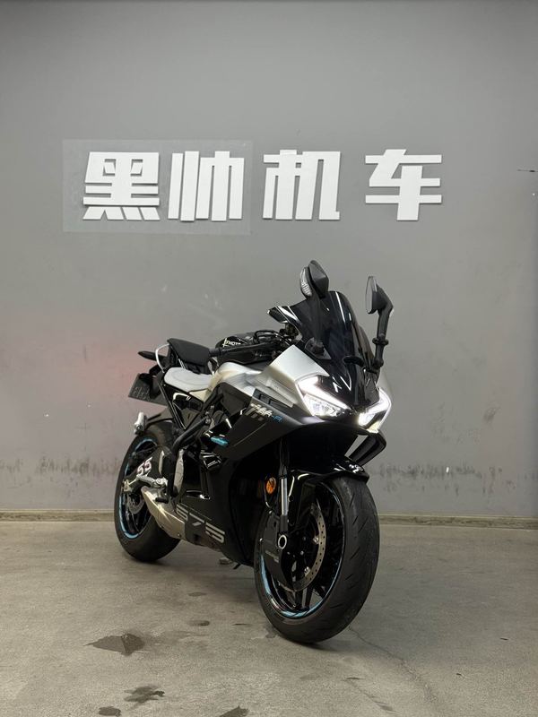 春风 675SR