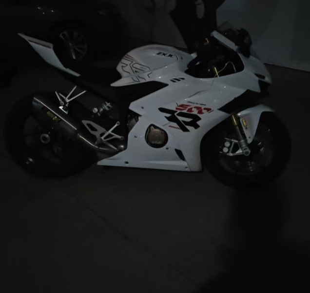 张雪机车 500RR