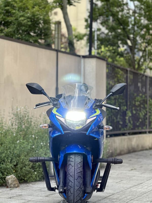 豪爵铃木 GSX250R