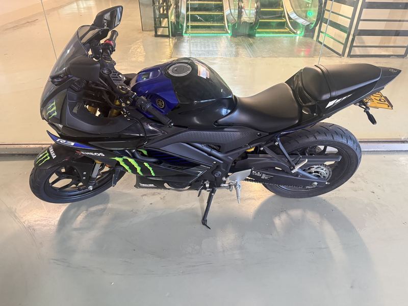 雅马哈 YZF-R3