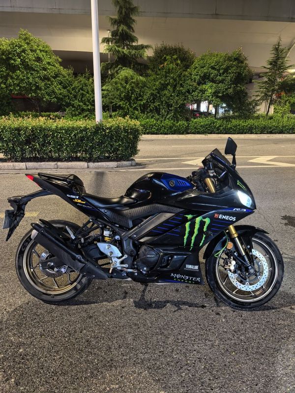雅马哈 YZF-R3