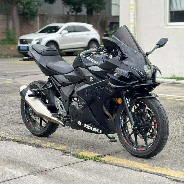 豪爵铃木 GSX250R