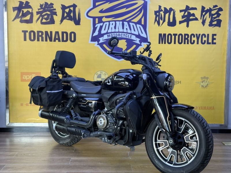 QJMOTOR 闪400