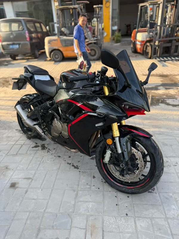 QJMOTOR 赛600