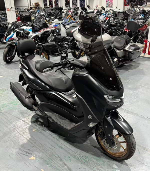雅马哈 NMAX
