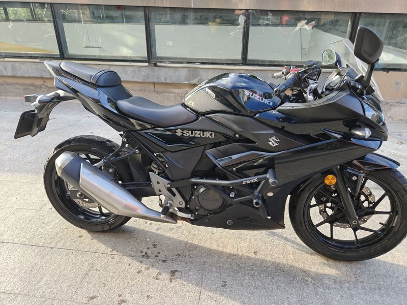 豪爵铃木 GSX250R