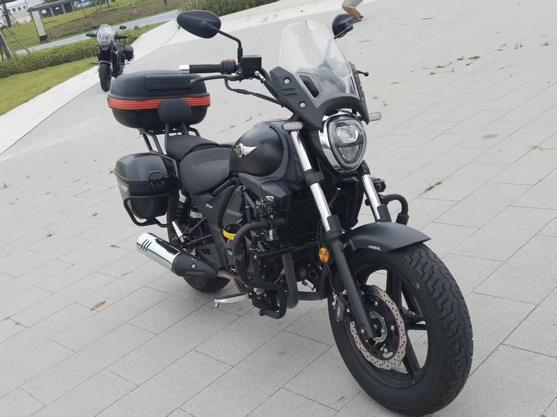豪爵 TR300