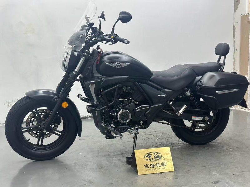 豪爵 TR300