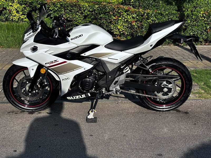 豪爵铃木 GSX250R