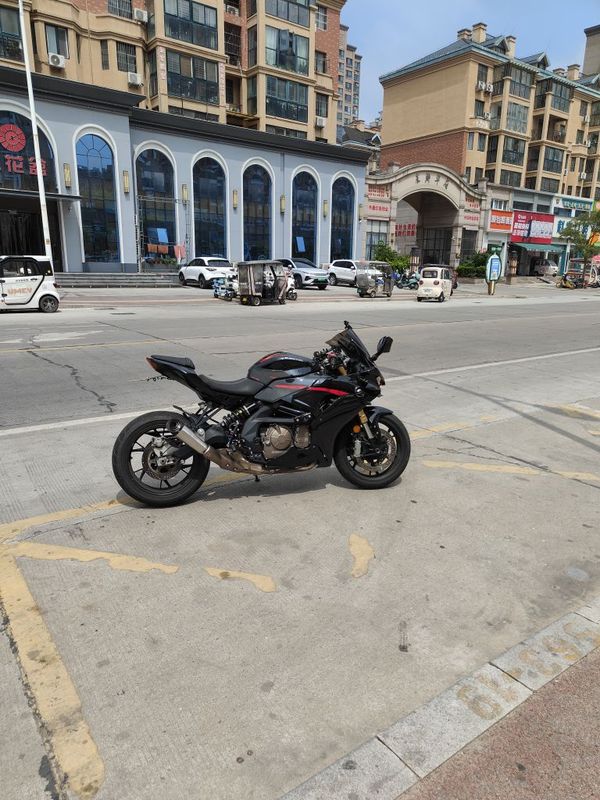 QJMOTOR 赛600