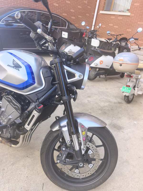 本田 CB500 Super Four