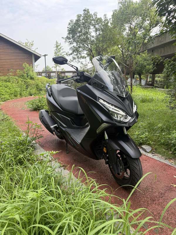 QJMOTOR 鸿250